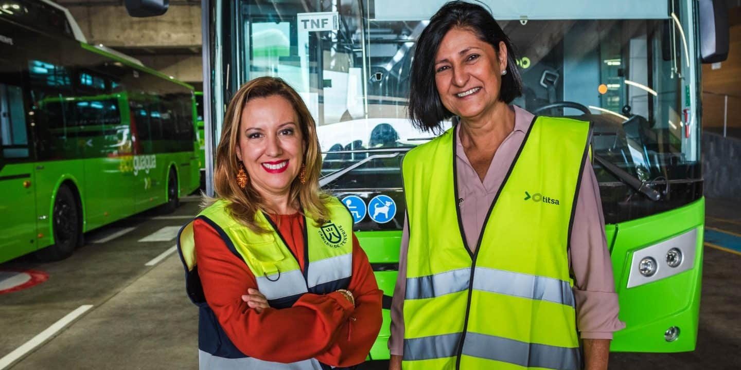 LA PRESIDENTA ROSA DÁVILA Y LA CONSEJERA DE MOVILIDAD, EULALIA GARCÍA