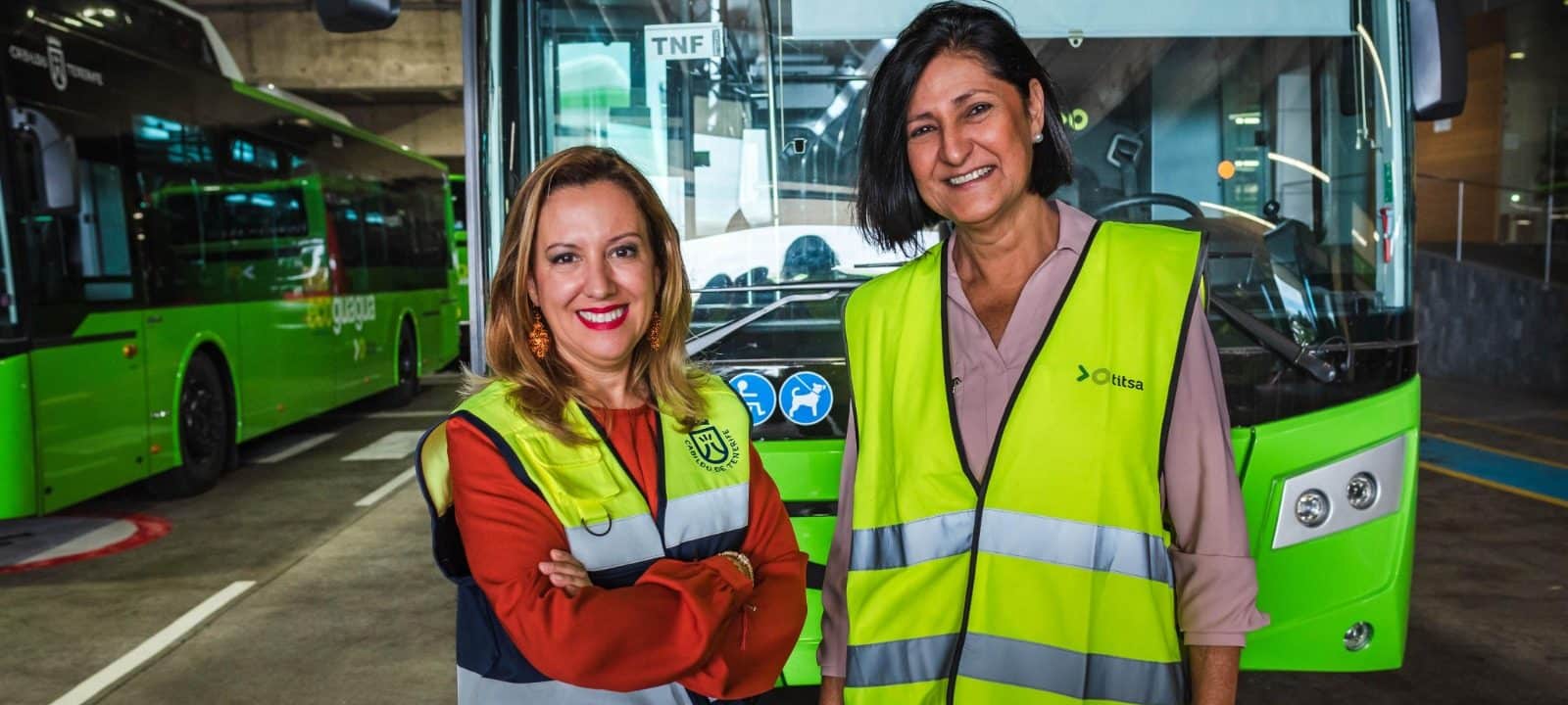 LA PRESIDENTA ROSA DÁVILA Y LA CONSEJERA DE MOVILIDAD, EULALIA GARCÍA