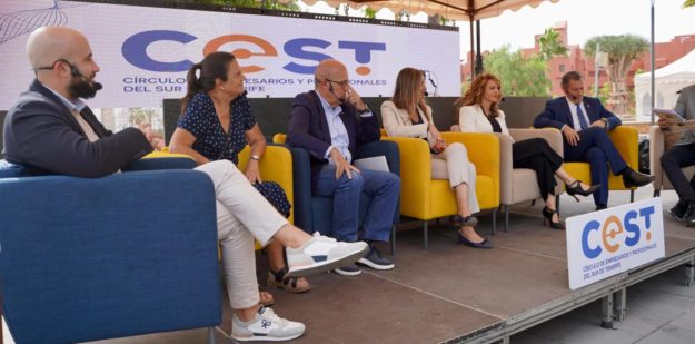 Mesa de debate en Gastrosur