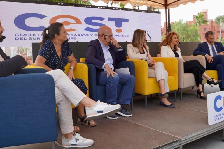 Mesa de debate en Gastrosur