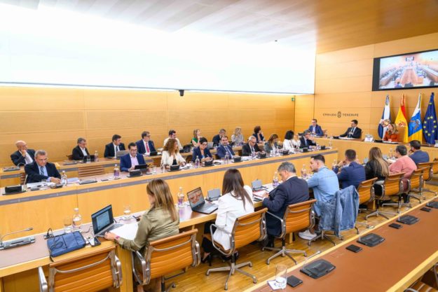 PLENO PRESUPUESTOS 001