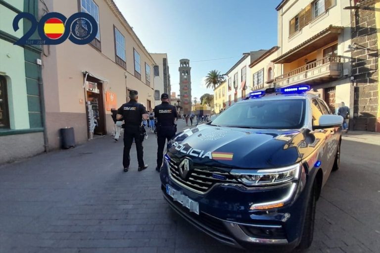 Sucesos.- Detenidos tres hombres por el robo en el interior de coches en zonas de baño en Santa Cruz de Tenerife