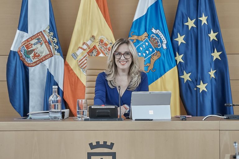 ROSA DÁVILA PLENO 001