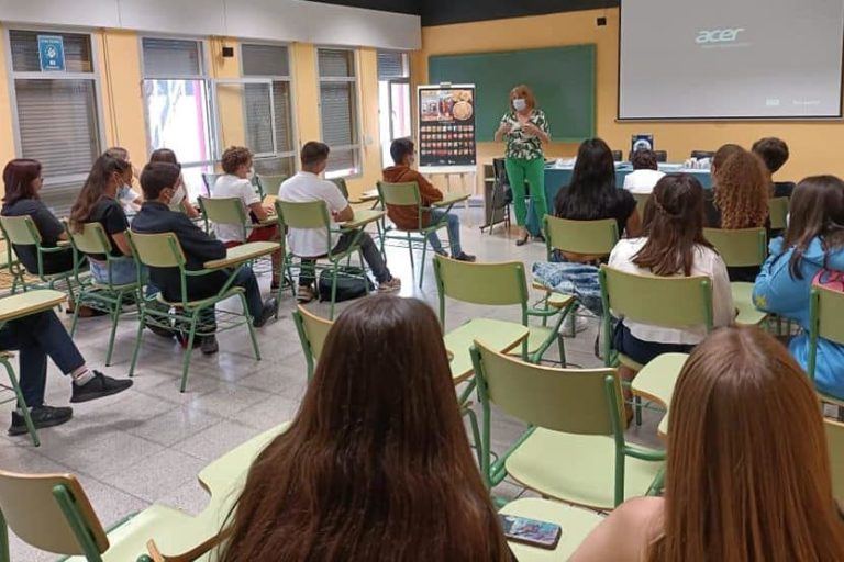 061224 Sesión del Programa de Estímulo del Talento Matemático en La Gomera