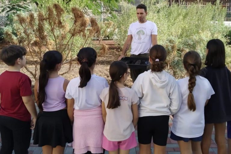 101224 Actividad escolar del proyecto socioforestal Plánta-te promovido por el Cabildo de La Gomera, a través de la Unidad de Medio Ambiente