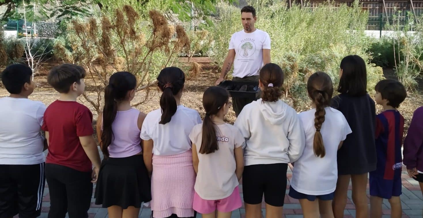101224 Actividad escolar del proyecto socioforestal Plánta-te promovido por el Cabildo de La Gomera, a través de la Unidad de Medio Ambiente