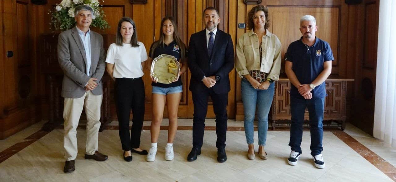 241228 Recepción a Marta Mansito