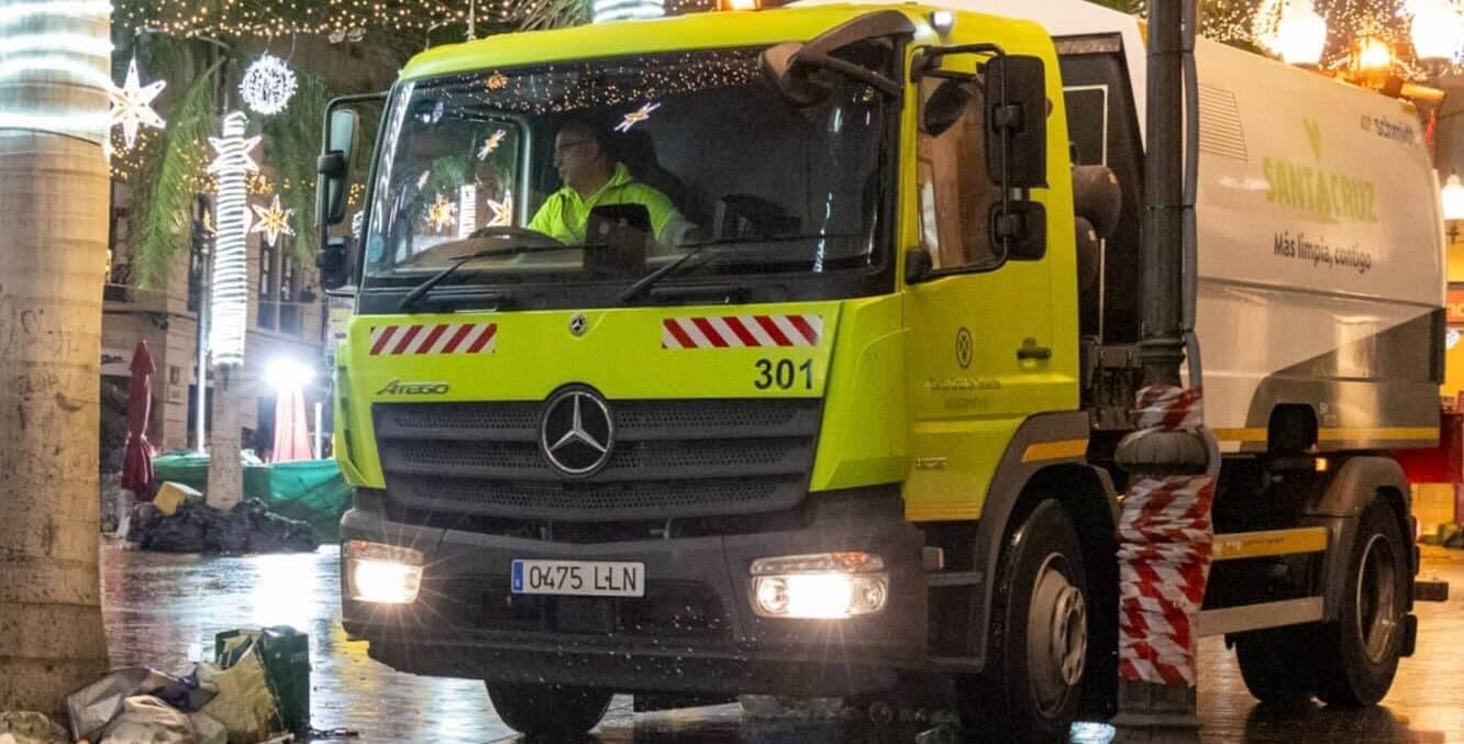 241230 Limpieza del servicio Valoriza en Santa Cruz