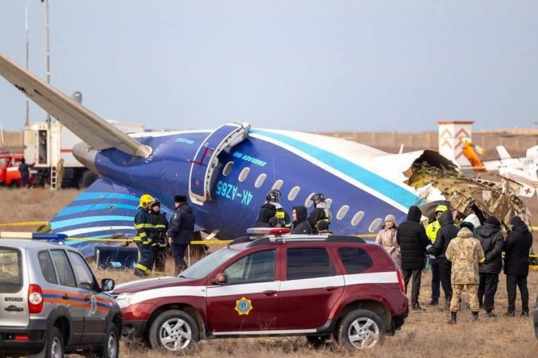 AVIÓN SE ESTRELLA EN KAZAJISTÁN6 25-12-24