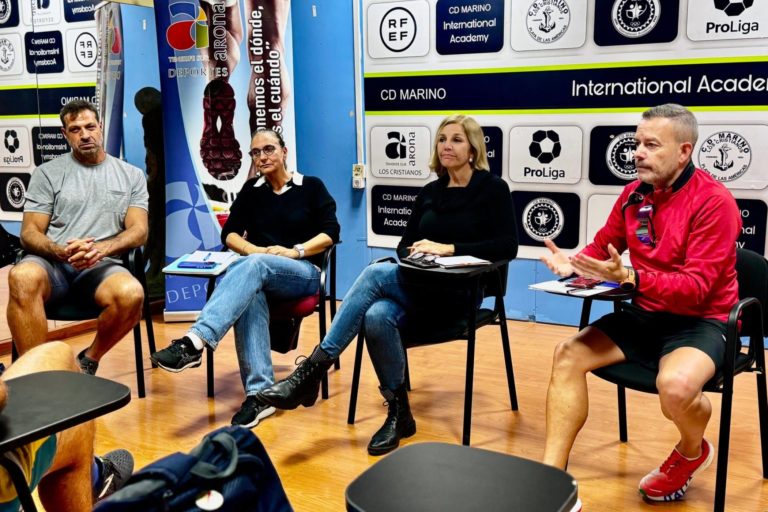 Escuela de Lanzamientos reunión en Arona