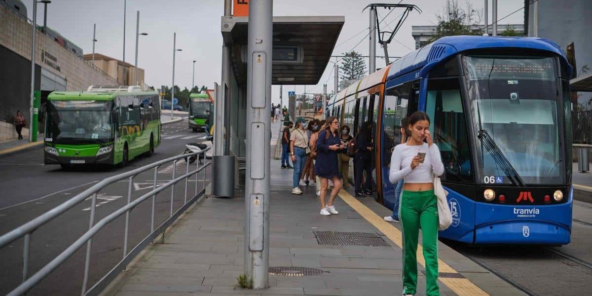 GRATUIDAD PARA GUAGUAS Y EL TRANVÍA EN CANARIAS 23-12-24