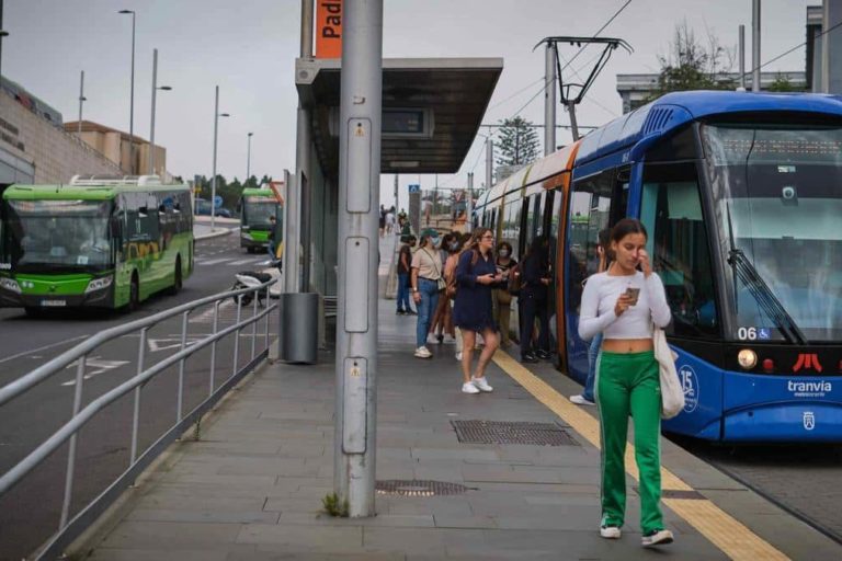 GRATUIDAD PARA GUAGUAS Y EL TRANVÍA EN CANARIAS 23-12-24