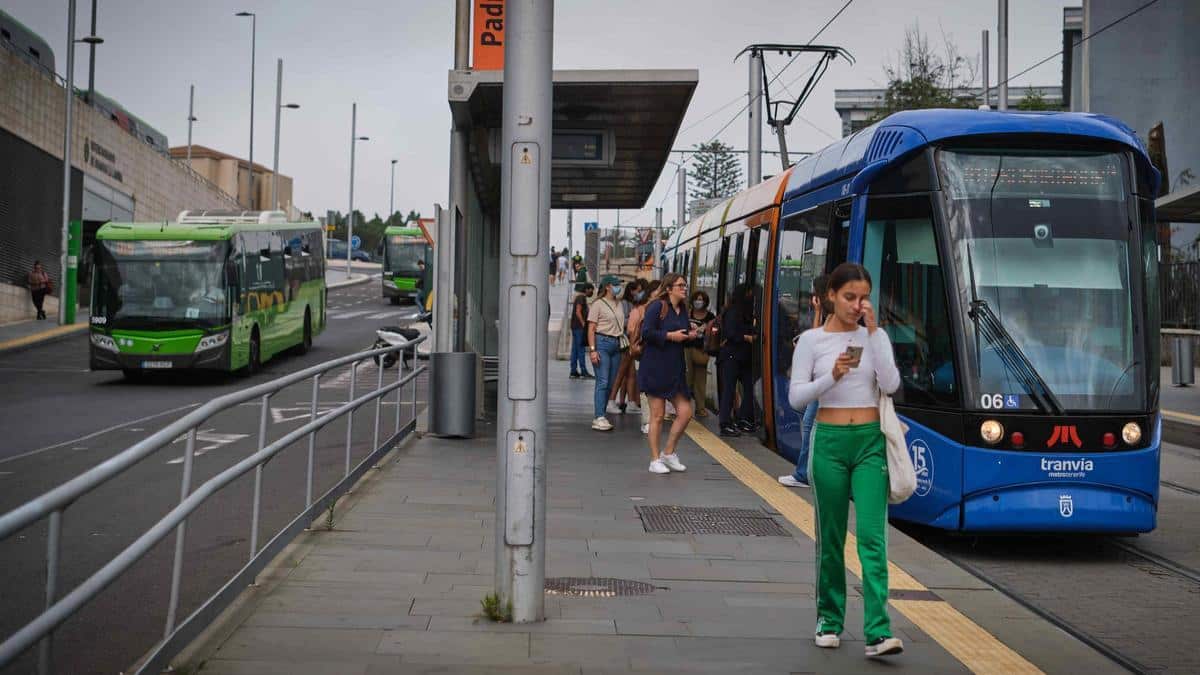 GRATUIDAD PARA GUAGUAS Y EL TRANVÍA EN CANARIAS 23-12-24