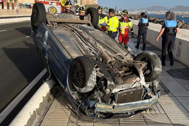 HOMBRE HERIDO AL VOLCAR SU VEHÍCULO EN LAS PALMAS2 25-12-24