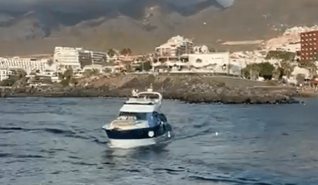 IMAGEN DEL BARCO RECREATIVO-LOS CRISTIANOS 27-12-24