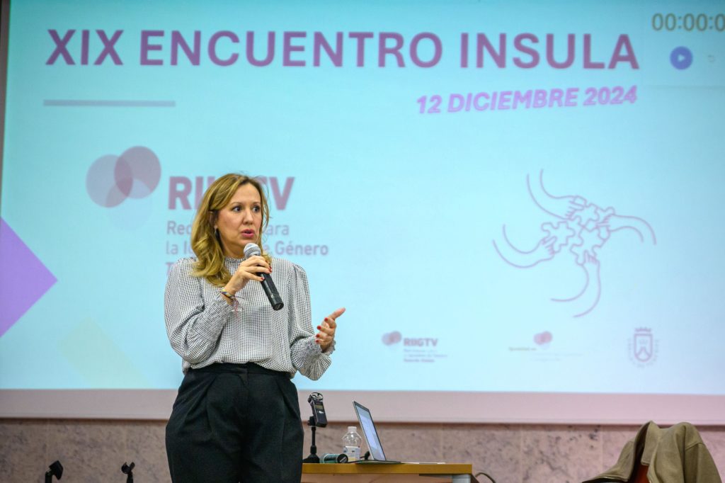 Rosa Dávila refuerza el compromiso del Cabildo con la igualdad en el ...