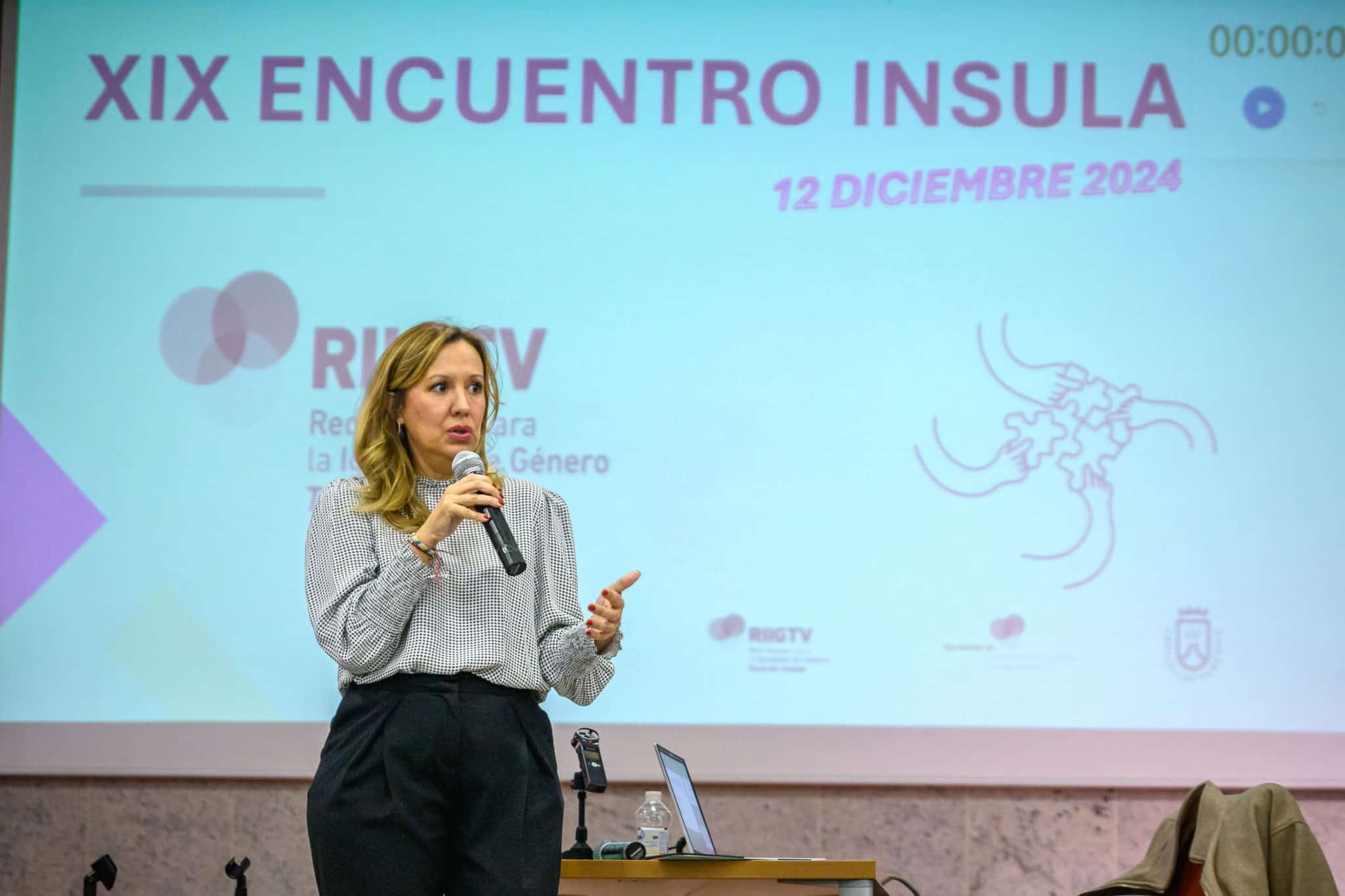 Rosa Dávila refuerza el compromiso del Cabildo con la igualdad en el ...