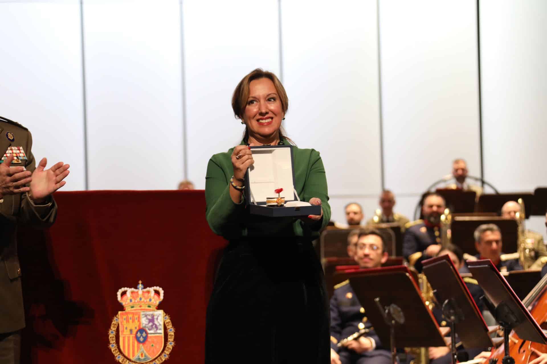 ROSA DÁVILA RECONOCIMIENTO CASA REAL 001