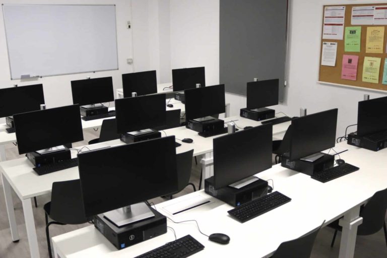 TACORONTE_ sala de informática de Empleo y Desarrollo Local