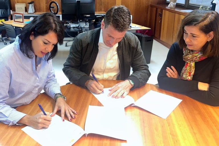 250109 Firma del proyecto START de la DGT y Santa Cruz 2