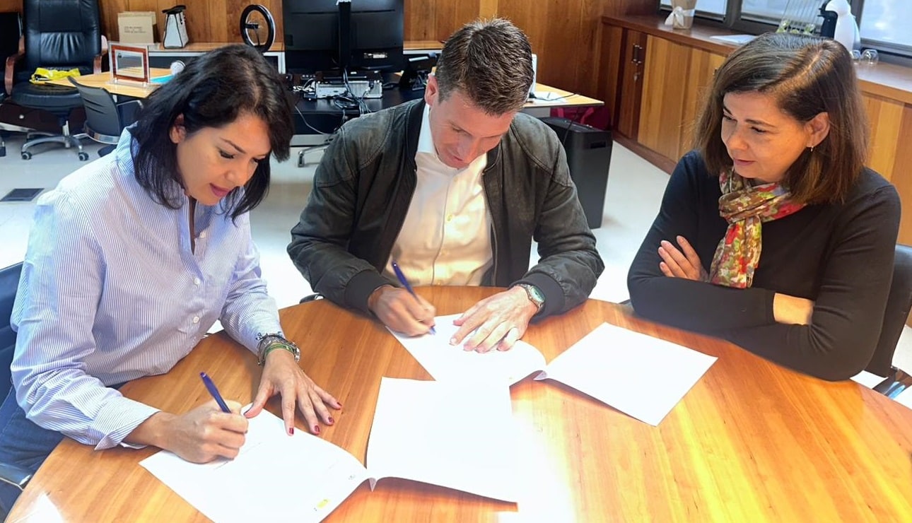 250109 Firma del proyecto START de la DGT y Santa Cruz 2