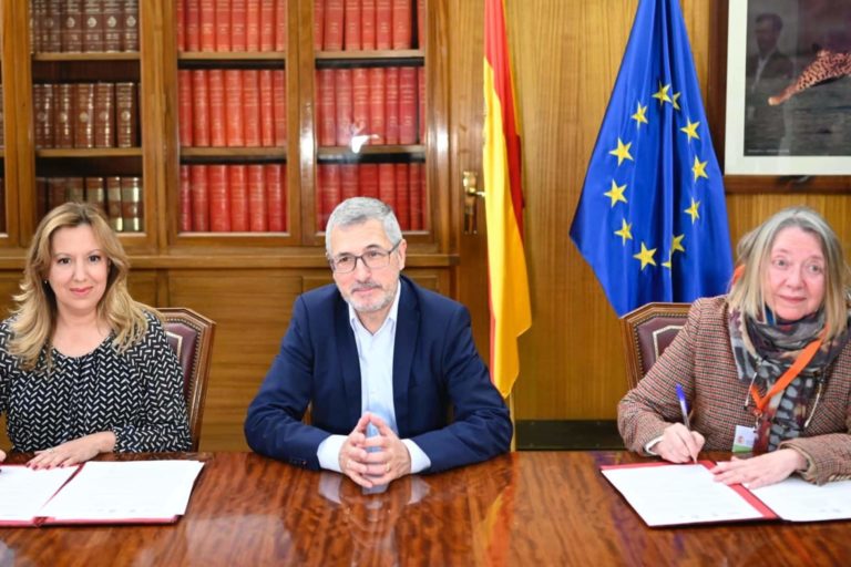Aguas-Firma adenda Acuaes y nuevo convenio (2)