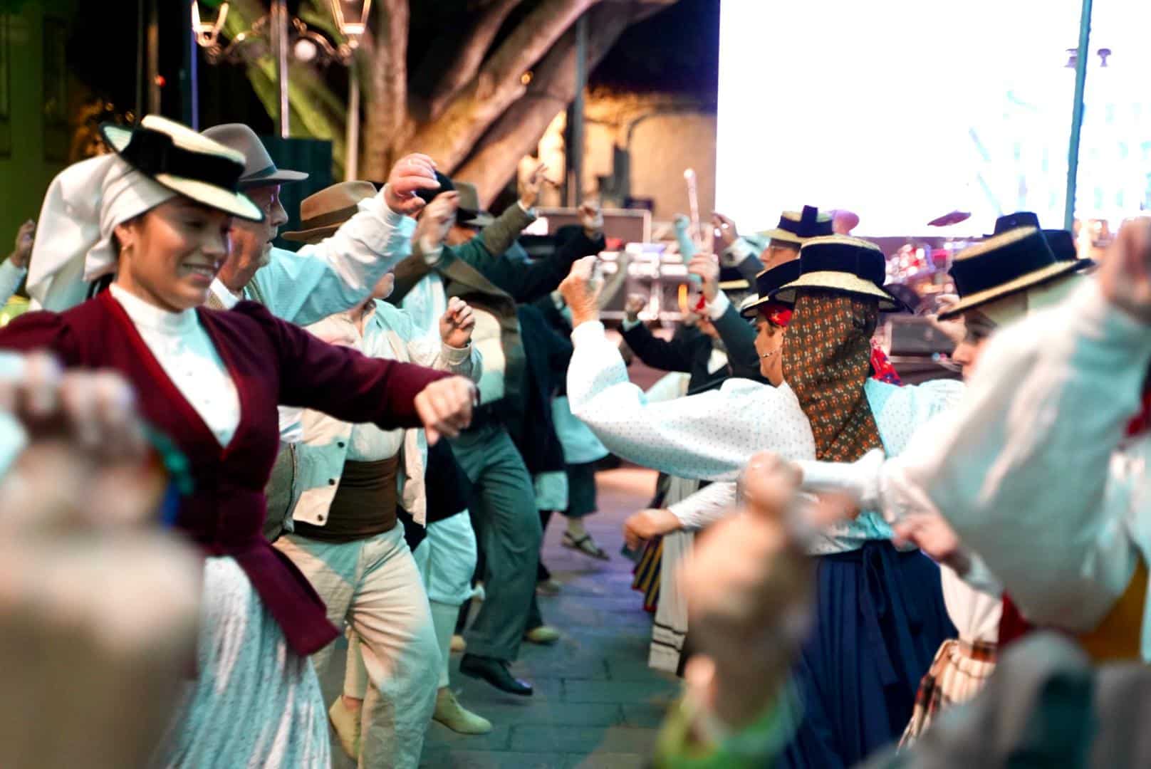 Arona Baile San Antonio 2