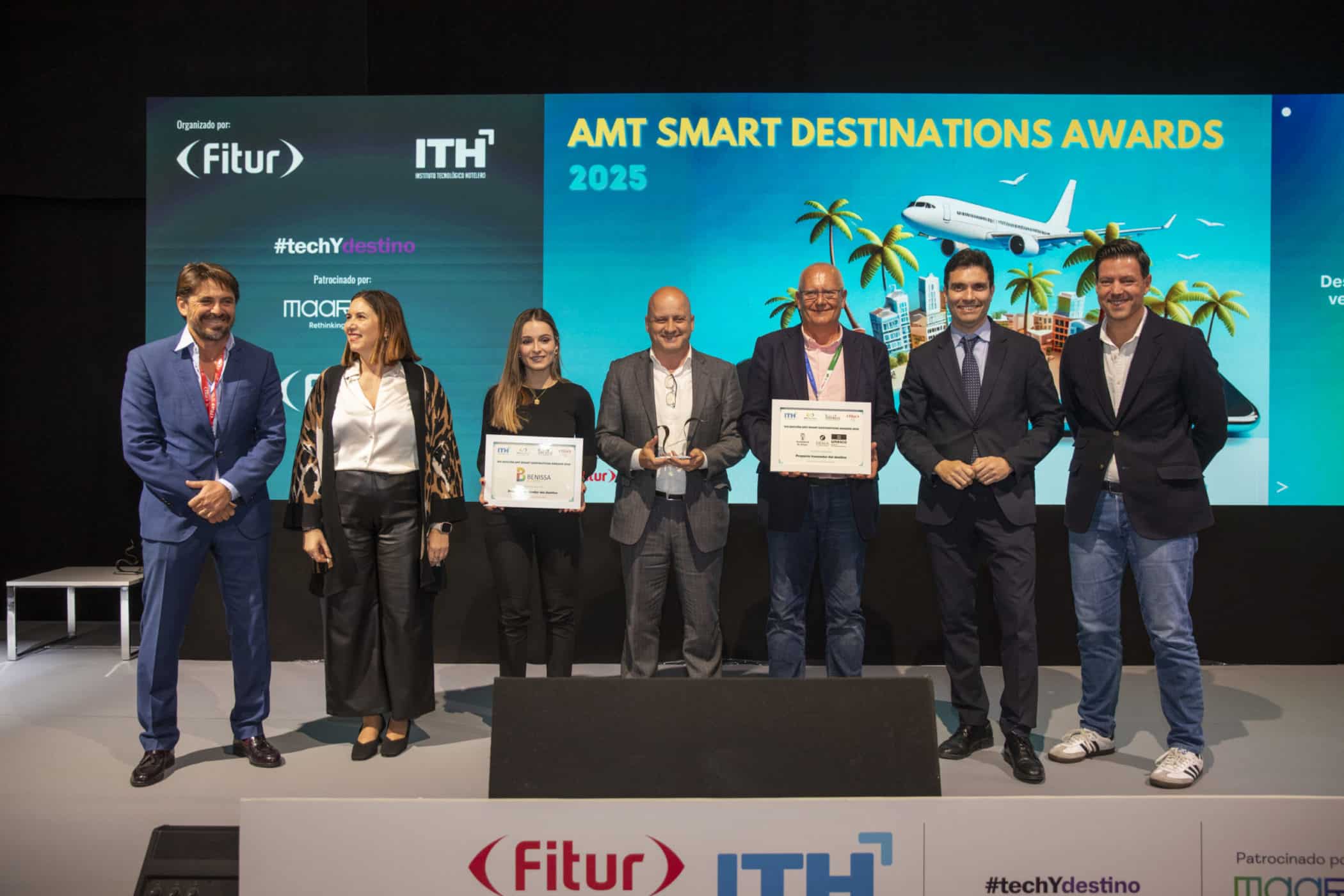DATALAB premio Smart Destinations. FOto familia