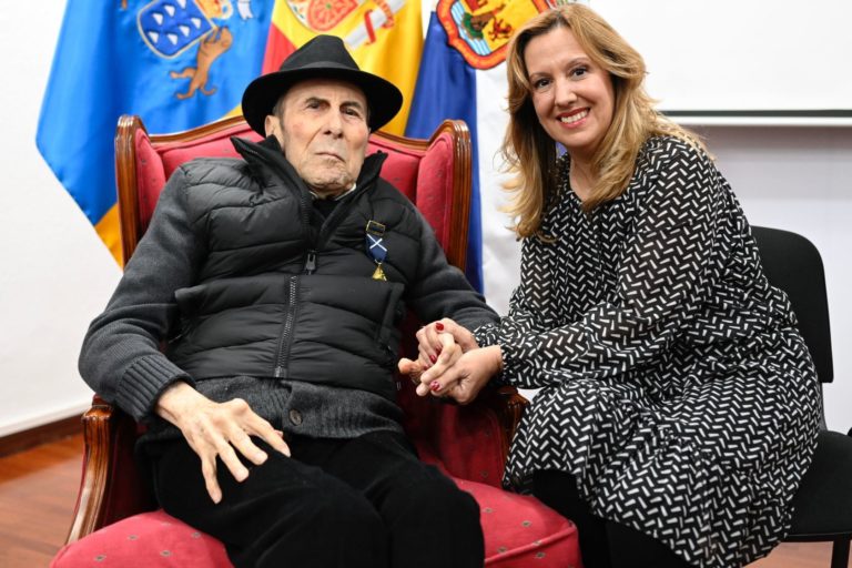 DISTINCIÓN CRISTINO DE VERA 001