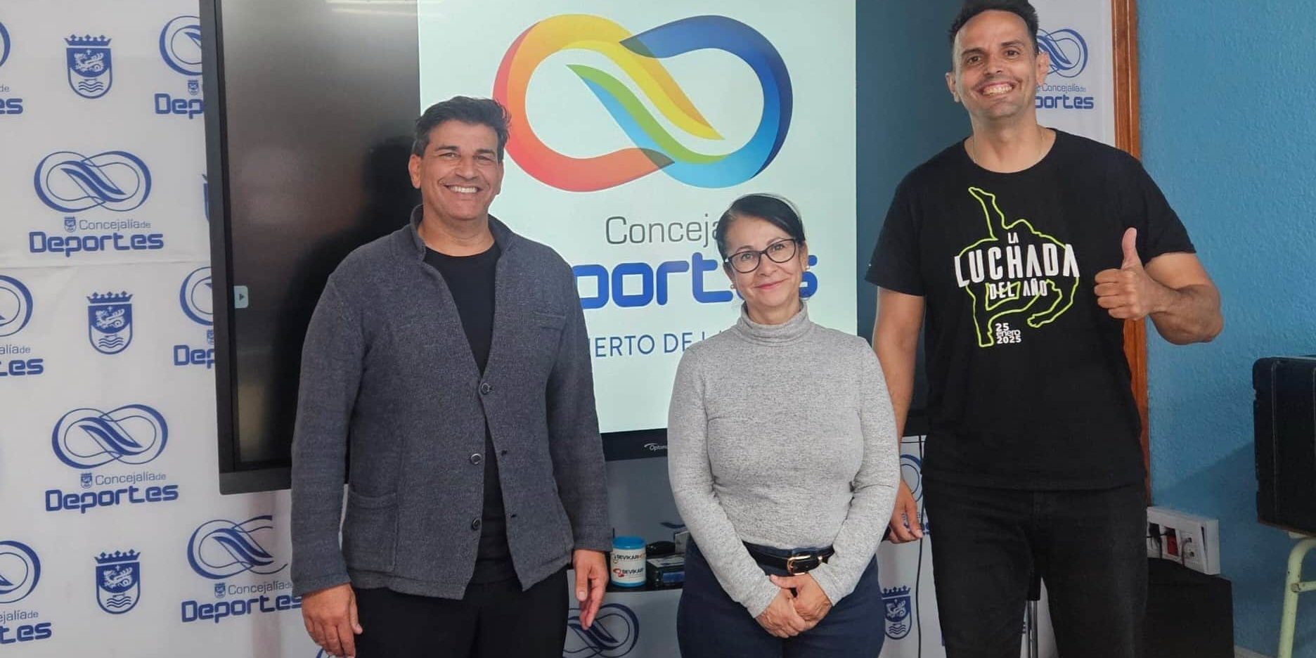 El edil Alberto Cabo junto al promotor de la Luchada del año Ruymán Suárez