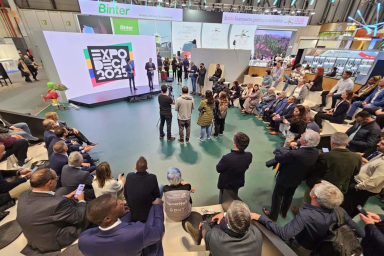 FOTO. Presentación ExpoDeca 2025 en Fitur 2