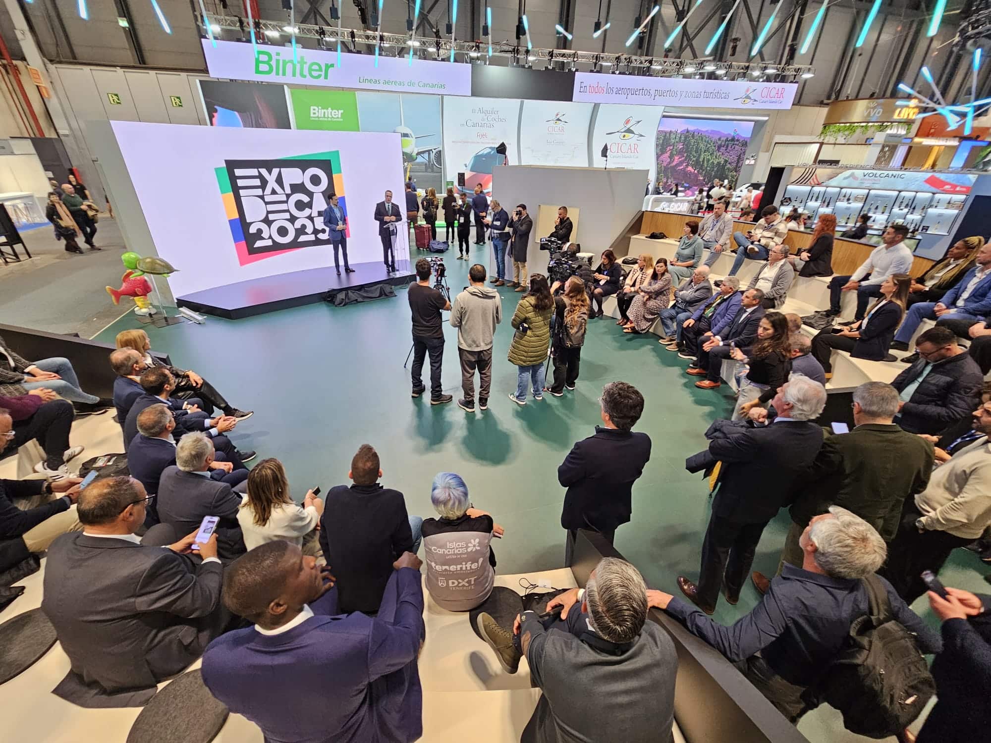 FOTO. Presentación ExpoDeca 2025 en Fitur 2