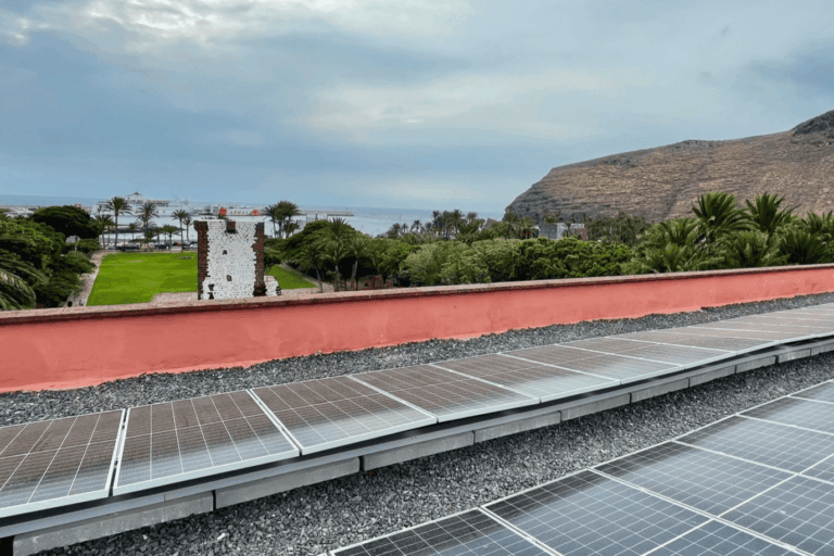 Placas-fotovoltaicas-en-el-Cabildo-insular (1)