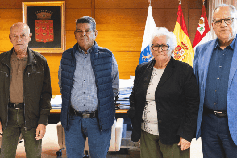 Recepcion de las romeras y los Premios Meritos Humanos (1)