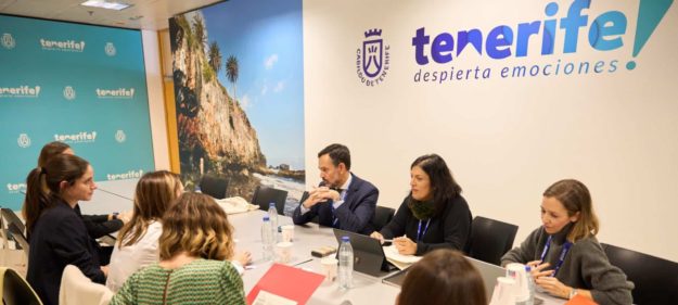 Reunión de Turismo de Tenerife en Fitur