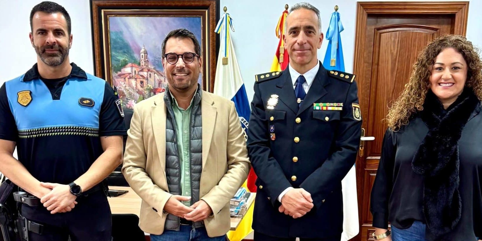 040225 Visita comisario jefe de la Comisar�a Puerto Cruz Realejos Polic�a Nacional