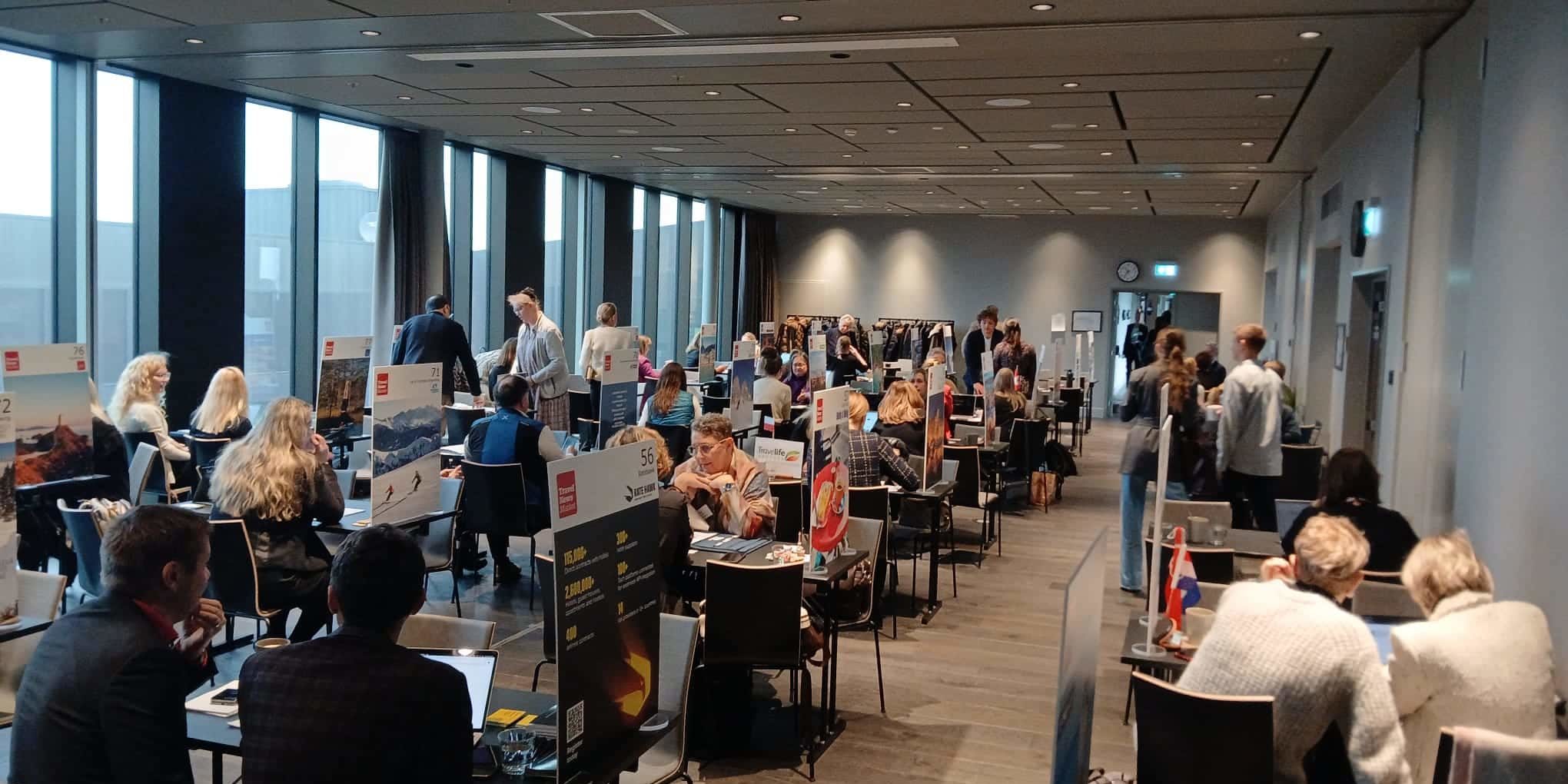 050225 Travel News Market de Copenhague