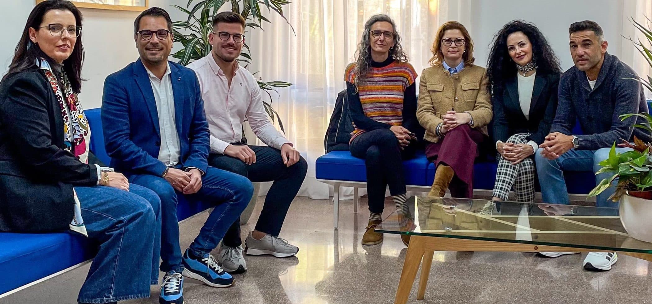 140225 Incorporaciones t�cnica administraci�n general educador y trabajadora social