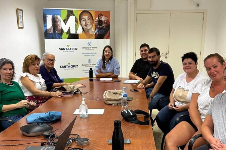 250214 Santa Cruz rechaza el acoso a las trabajadoras del SAD
