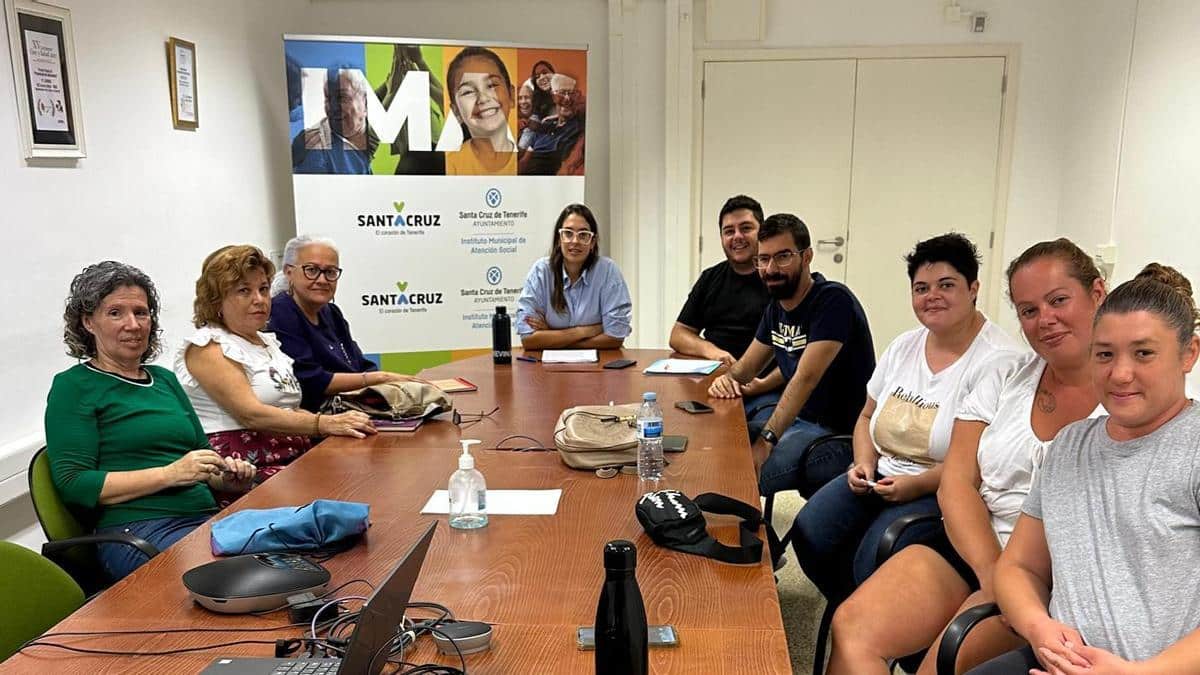 250214 Santa Cruz rechaza el acoso a las trabajadoras del SAD