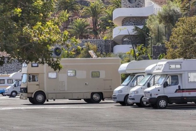 250221 Caravanas en el Palmetum (1)