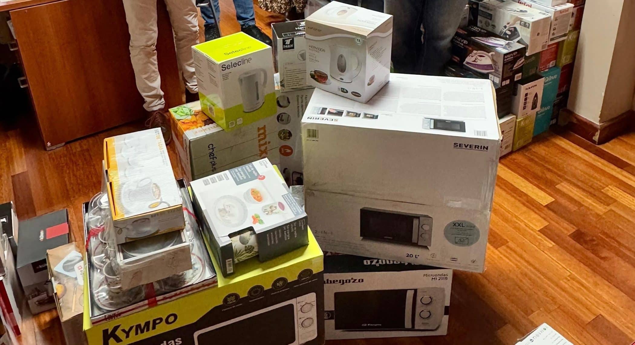 250225 Electrodom�sticos parroquias campa�a solidaridad con Valencia