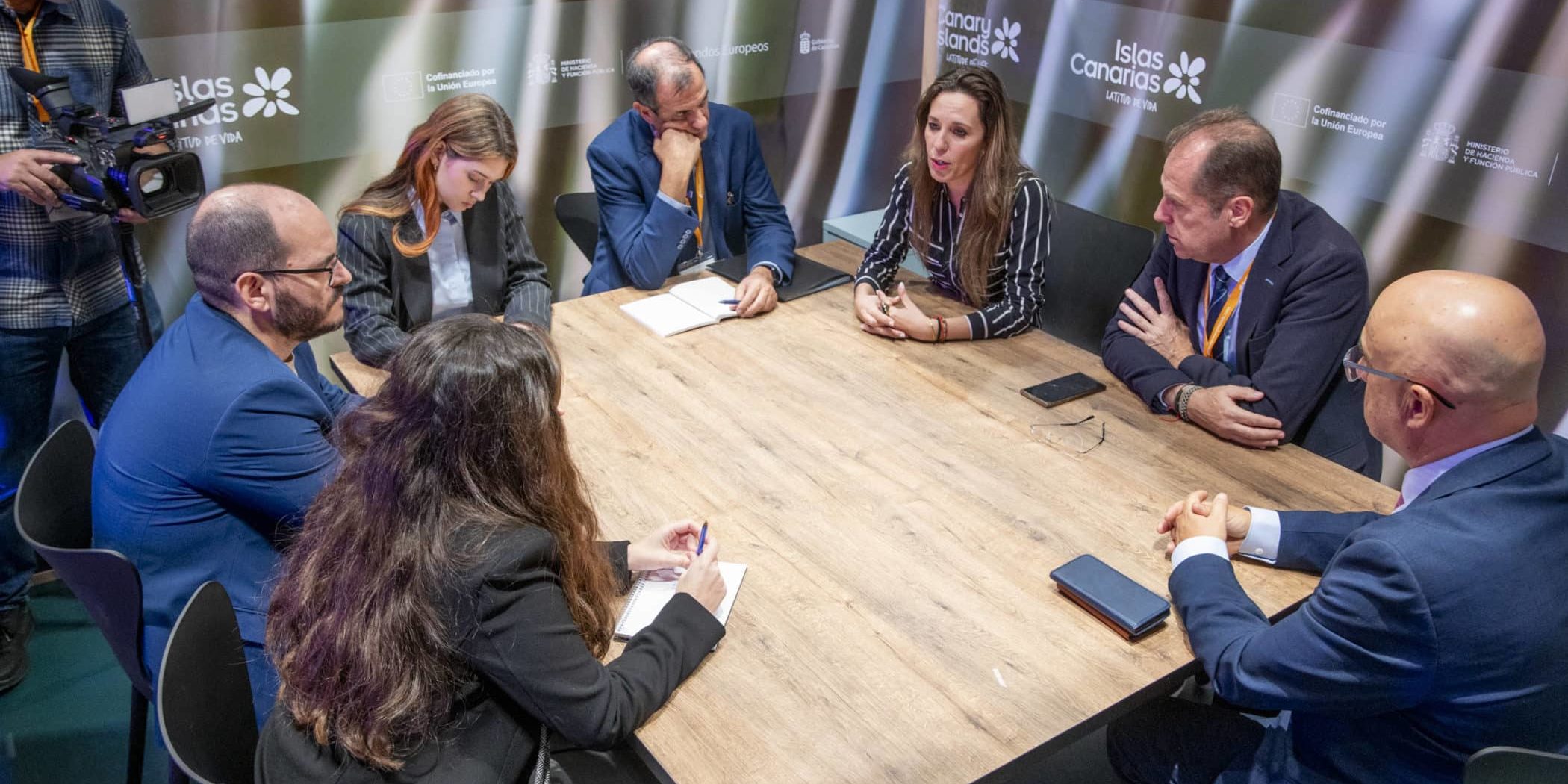BOOKING FITUR -6