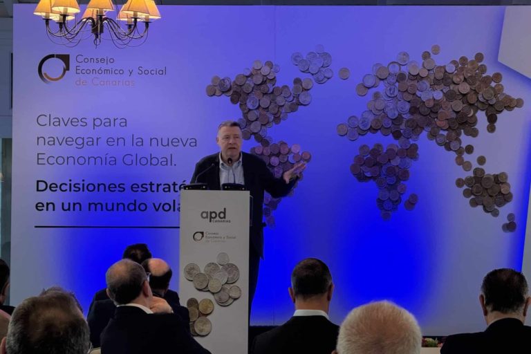 El exministro Jordi Sevilla durante su intervención