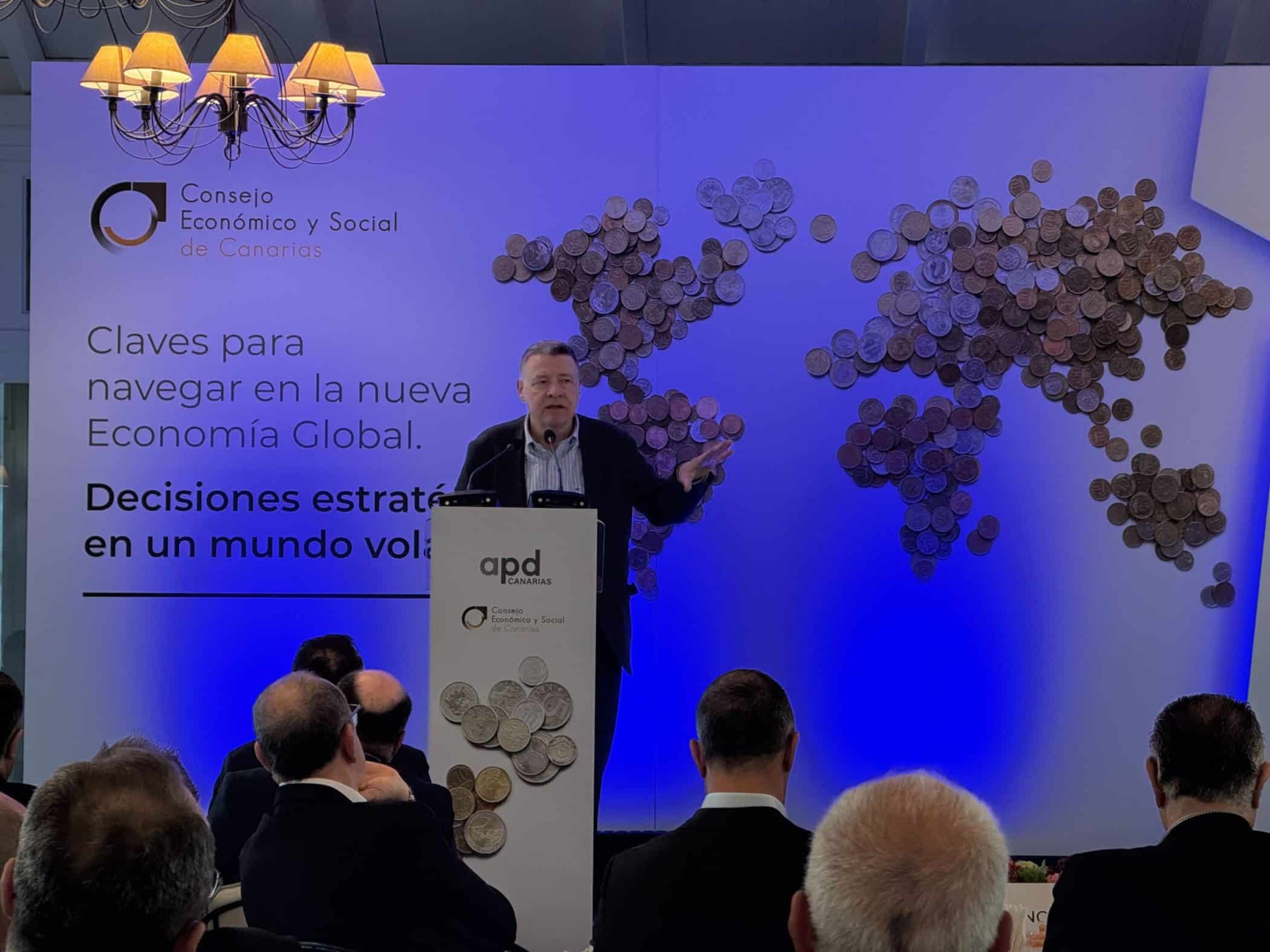 El exministro Jordi Sevilla durante su intervención