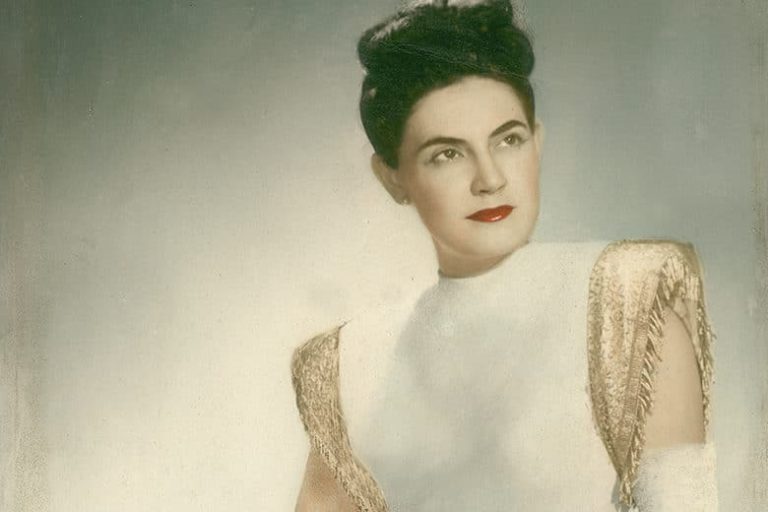 Estudio Fotográfico Alambert. Alicia Navarro, 1950. Colección Centro de Fotografía Isla de Tenerife, TEA Tenerife Espacio de las Artes, Cabildo Insular de Tenerife – copia