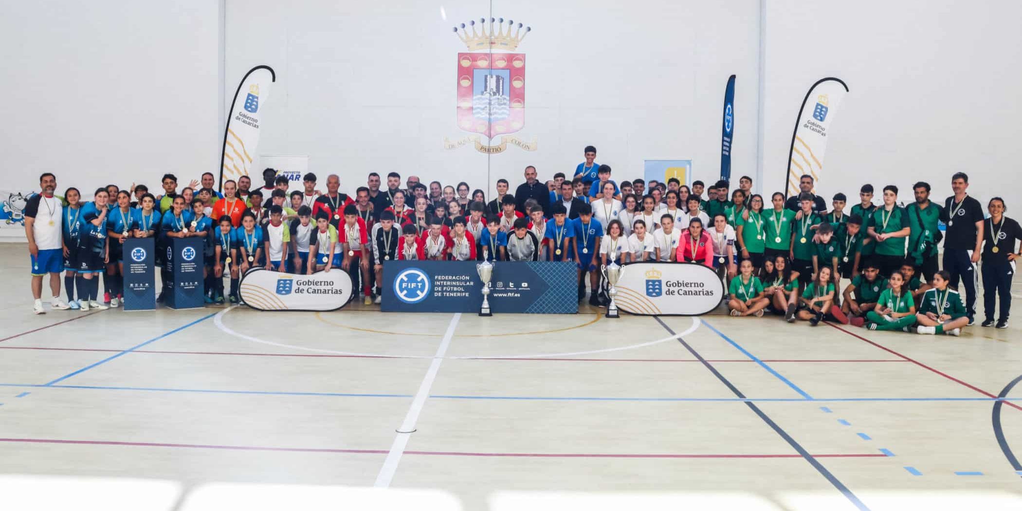 FOTO. Imágenes de la fase previa occidental de los Campeonatos de Canarias en Edad Escolar de fútbol sala, celebrados en La Gomera (1)