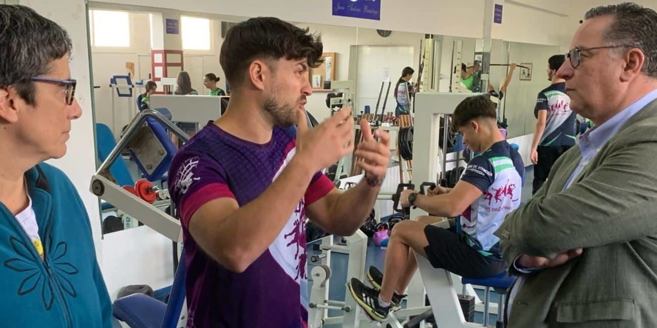 FOTO. Poli Suárez visita el IES Benito Pérez Armas (2)