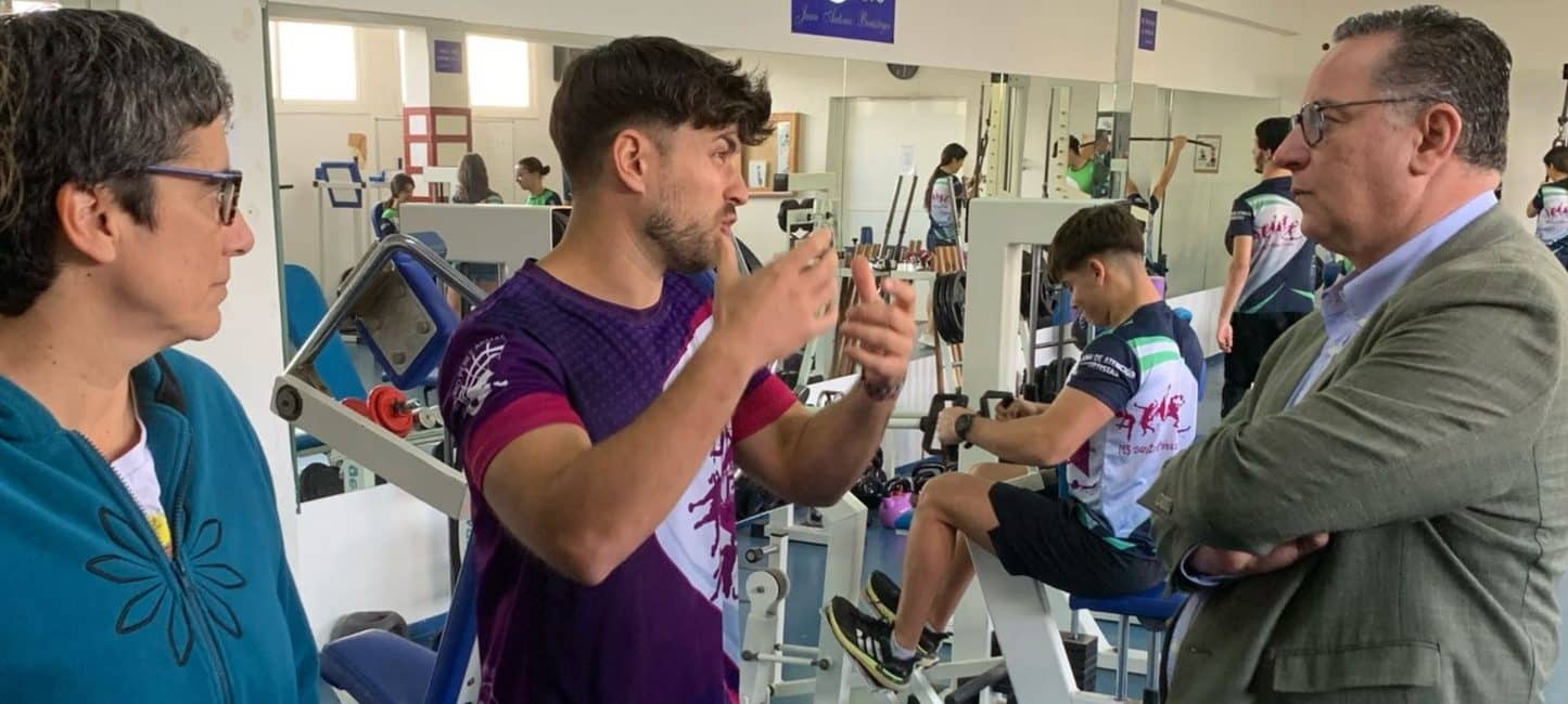 FOTO. Poli Suárez visita el IES Benito Pérez Armas (2)