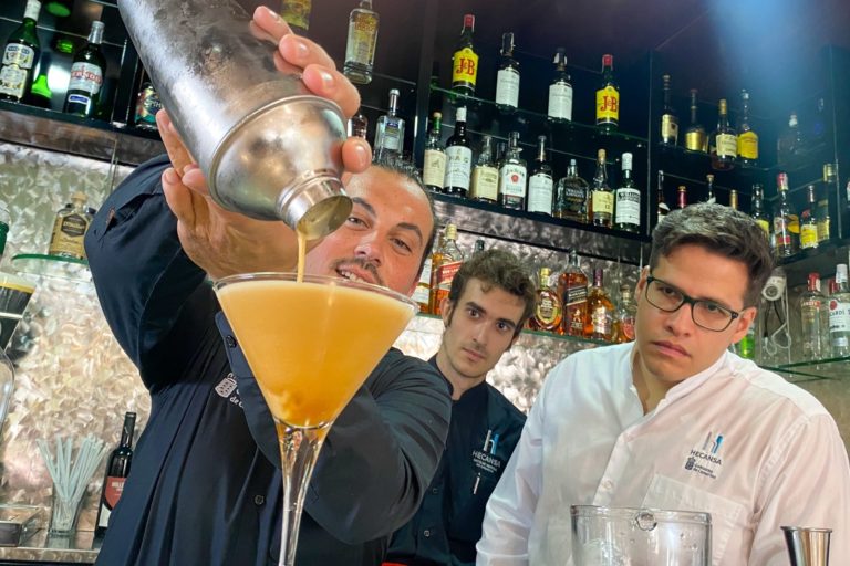 Foto de archivo curso de coctelería (1)